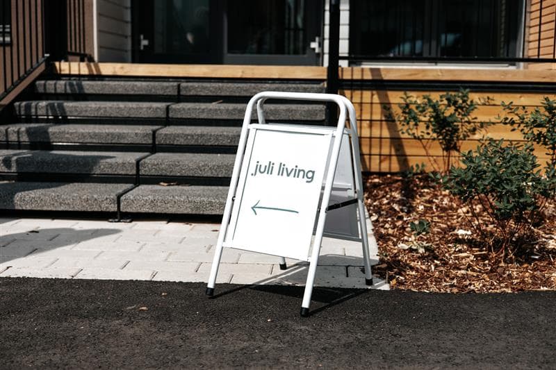 Juli Living